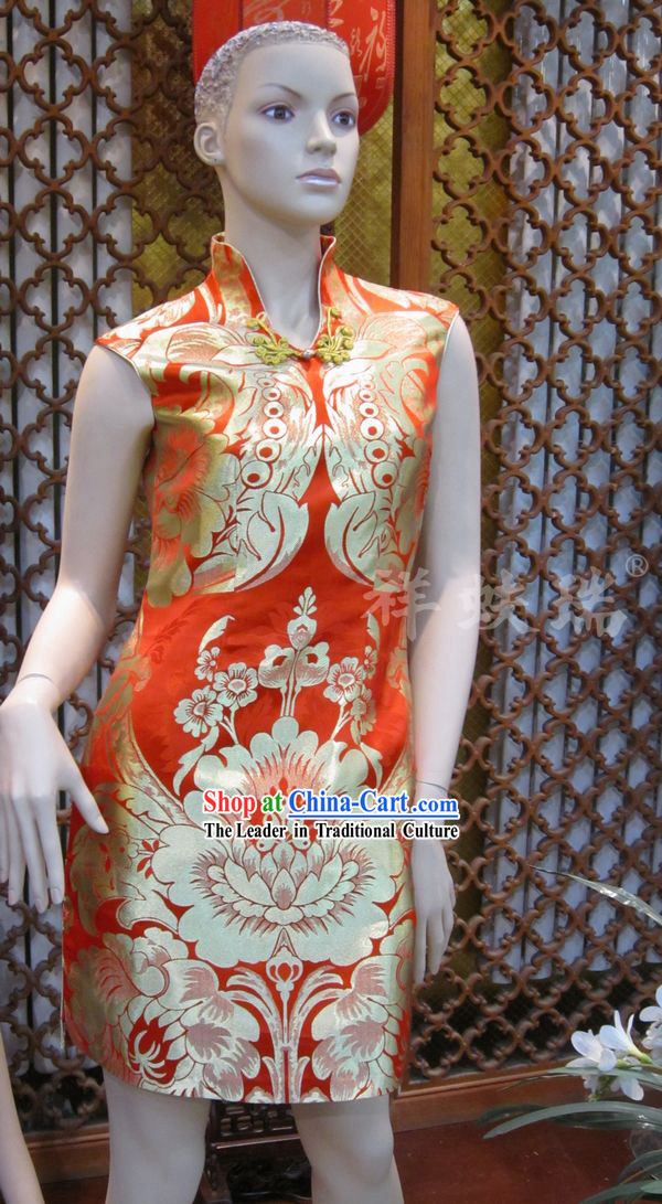 Beijing Rui Fu Xiang Silk Red Wedding Cheong-sam for Bride
