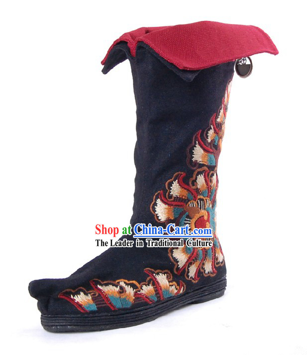Chinese Handmade Qian Ceng Di Embroidered Boots