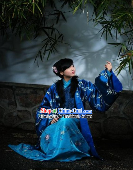 Ancient Chinese Ming Dynasty Winter Clothing Complete Set for Women