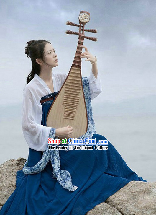 Ancient Chinese Tang Dynasty Female Artist Costume