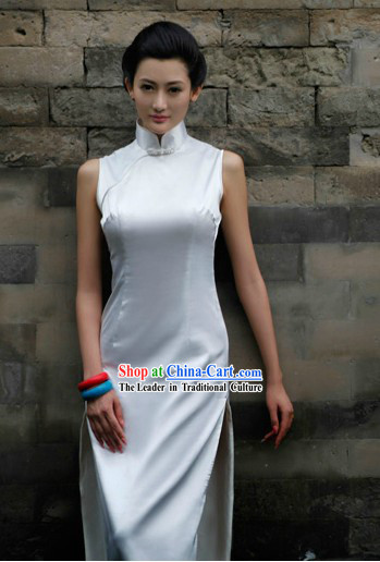 Traditional Chinese Pure White Long Silk Cheongsam for Women