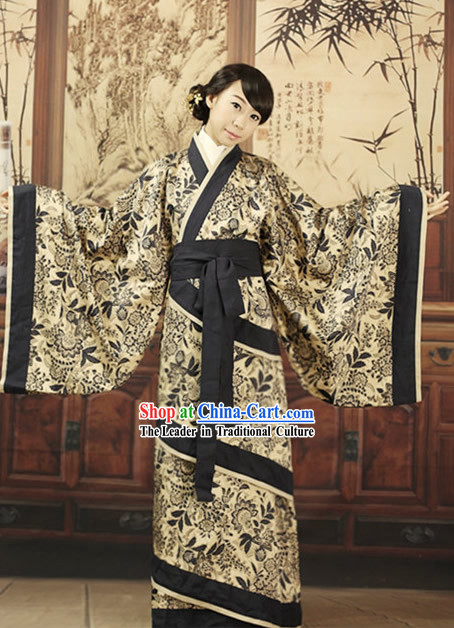 Ancient Chinese Black and White Quju Hanfu Outfits for Women