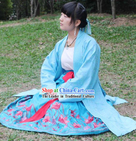Traditional Chinese Ming Dynasty Hanfu Garment for Women