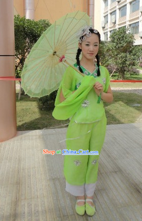 Traditional Chinese Classical Dancing Clothes and Umbrella