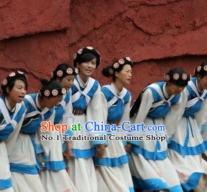 China Yunnan Lijiang Naxi Minority Clothes and Headwear for Girls