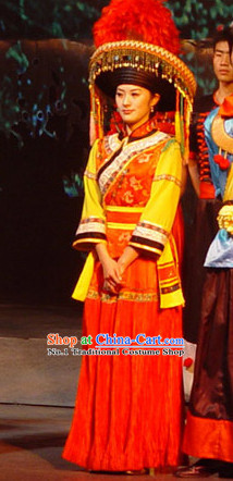 China Yunnan Lijiang Ethnic Minority Dresses and Hat for Women