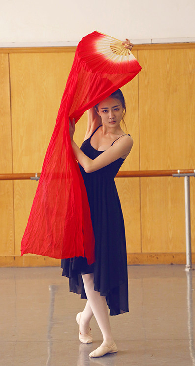 China Red Traditional Long Silk Dancing Fan
