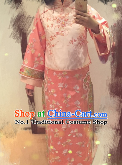 Chinese Traditional Qing Dynasty Princess Gowns and Hair Accessories for Women