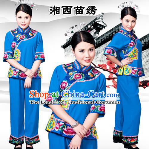 Traditional Chinese Miao Nationality Dancing Costume, Hmong Tujiazu Female Folk Dance Ethnic Sealand Karp Pleated Skirt, Chinese Minority Tujia Nationality Embroidery Costume for Women