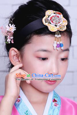korean costume and hairstyle