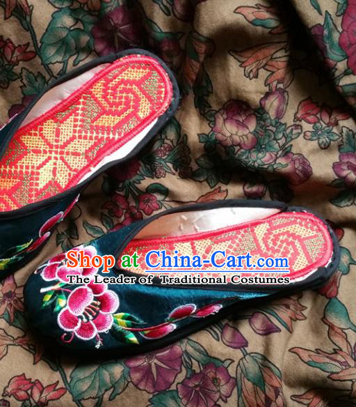 Traditional Chinese National Embroidered Shoes Handmade Green Satin Slippers, China Hanfu Embroidery Flowers Wedding Shoes for Women