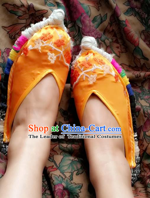 Traditional Chinese National Embroidered Shoes Yellow Satin Slippers, China Handmade Bride Hanfu Embroidery Flower Wedding Shoes for Women