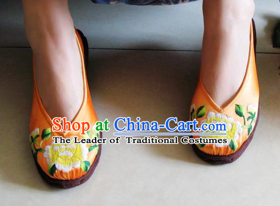 Asian Chinese Traditional Shoes Wedding Bride Yellow Embroidered Shoes, China Peking Opera Handmade Embroidery Peony Shoe Hanfu Shoes for Women