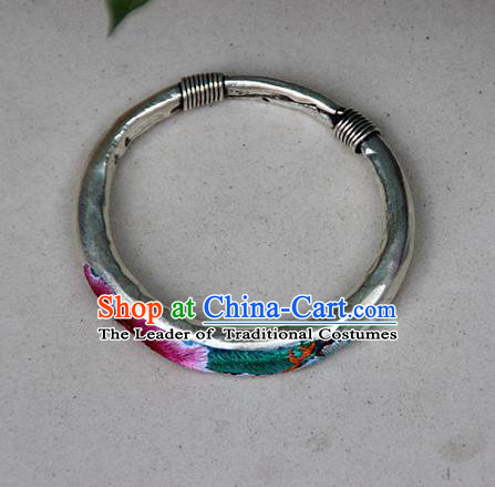 Traditional Chinese Miao Nationality Crafts Jewelry Accessory Bangle, Hmong Handmade Embroidery Bracelet, Miao Ethnic Minority Bracelet Accessories for Women