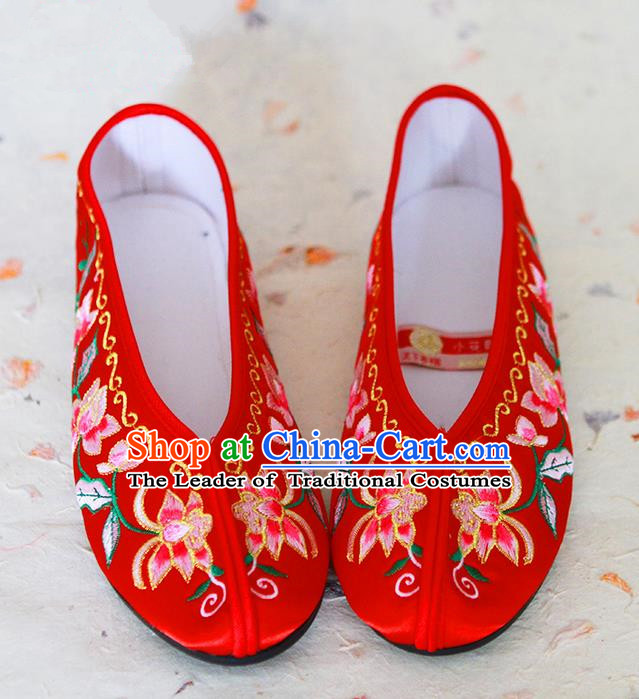 Traditional Chinese Wedding Shoes Xiuhe Red Shoes, Ancient Chinese Bride Embroidered Lotus Cloth Shoes for Women
