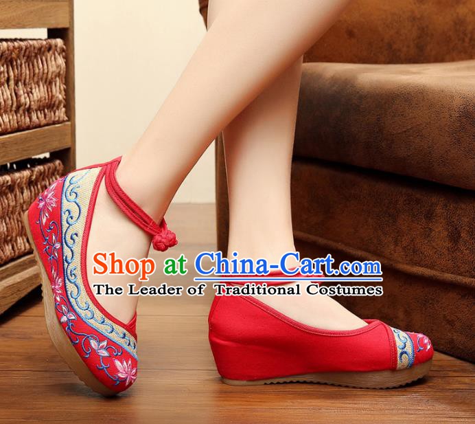 Traditional Chinese National Red Linen Embroidered Lotus Shoes, China Princess Shoes Hanfu Embroidery Shoes for Women