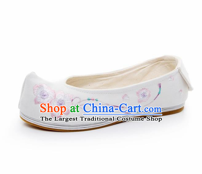 Chinese Ancient Traditional Embroidered Shoes Hanfu Embroidery Peach Flower White Cloth Shoes for Women