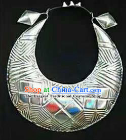 Chinese Traditional Miao Nationality Jewelry Accessories Ethnic Sliver Necklace for Women