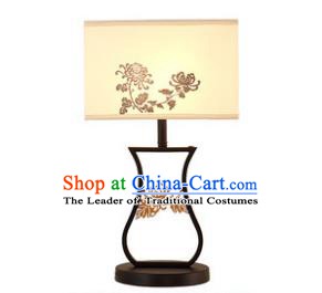 Traditional China Ancient Carving Chrysanthemum Desk Lanterns Handmade Lantern Ancient Lamp