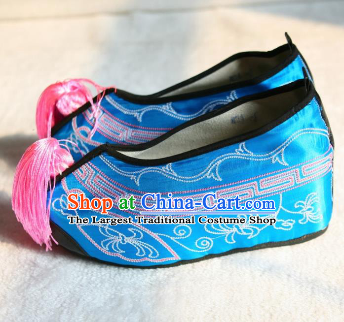 Chinese Traditional Beijing Opera Blue Embroidered Shoes Beijing Opera Diva Cloth Shoes for Women