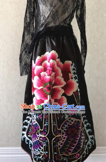 Traditional Chinese Handmade Embroidered Costume Tang Suit Embroidered Bust Skirt for Women