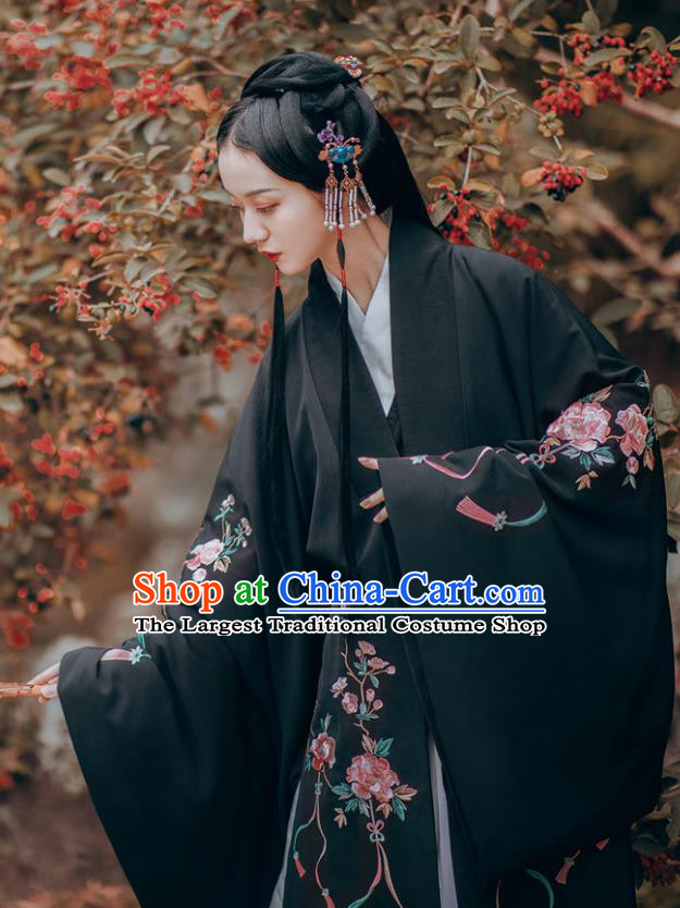 Traditional Chinese Ming Dynasty Imperial Consort Embroidered Dress Ancient Hanfu Court Replica Costumes for Women