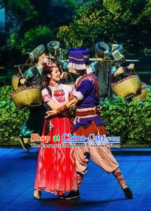Chinese The Romantic Show of Guilin Stage Show Zhuang Nationality Dance Costumes for Women for Men