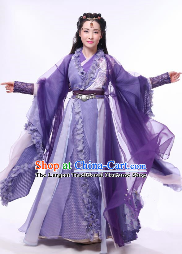 Chinese Drama Relying on Heaven to Slaughter Dragons Ancient Swordswoman Saintess Historical Costume and Headpiece for Women