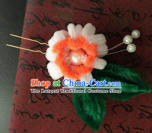 Traditional Chinese Qing Dynasty White Velvet Chrysanthemum Hairpins Handmade Ancient Palace Hair Accessories for Women