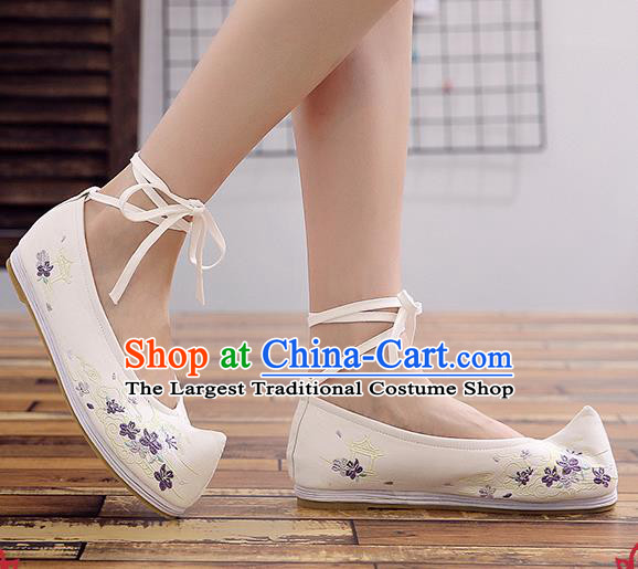 Chinese Handmade Opera Embroidered White Cloth Shoes Traditional Hanfu Shoes National Shoes for Women