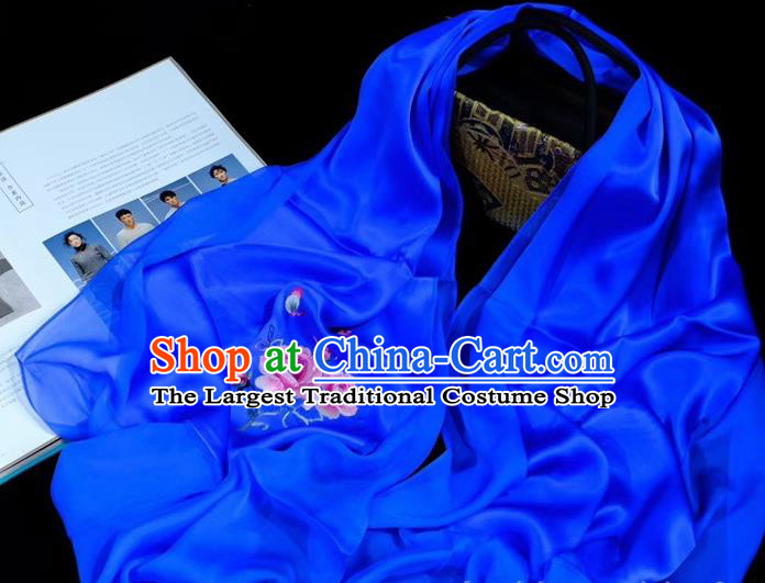 China Suzhou Embroidery Craft Mother Cappa Traditional Silk Scarf Embroidered Rose Royalblue Tippet