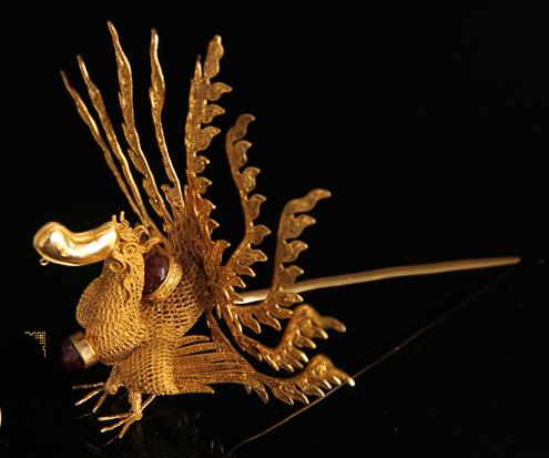 China Handmade Queen Golden Phoenix Hair Crown Ancient Traditional Palace Headpiece Ming Dynasty Empress Hairpin