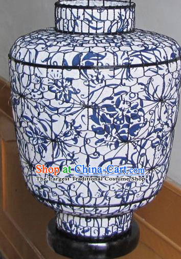 Chinese Outdoor Classical Printing Blue Flower Palace Lantern Traditional Handmade Ironwork Ceiling Lamp