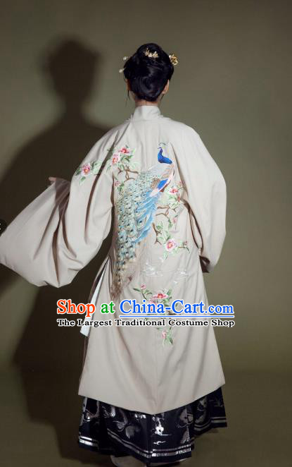 Chinese Ancient Patrician Lady Embroidered Cloak and Dress Traditional Ming Dynasty Royal Infanta Costume for Women
