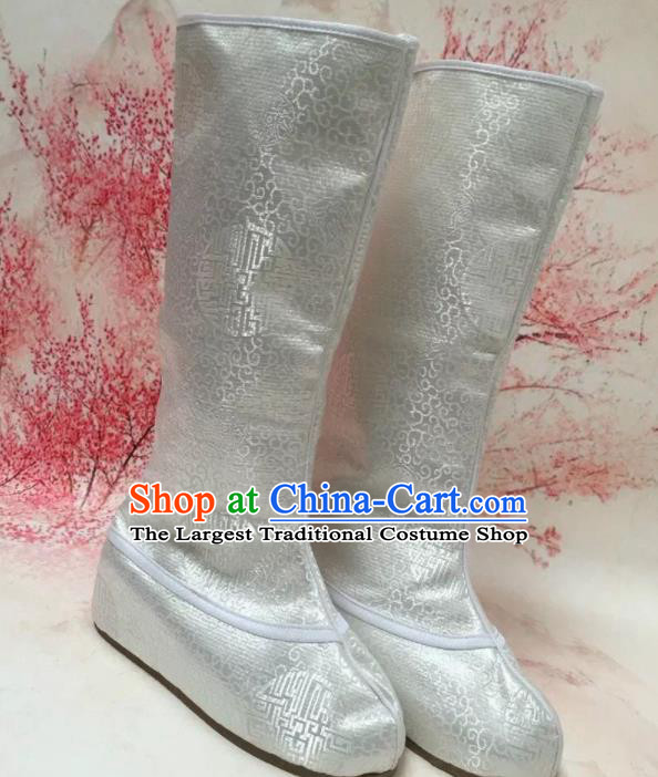 Chinese Traditional Handmade Hanfu White Satin Boots Ancient Swordsman Shoes for Men