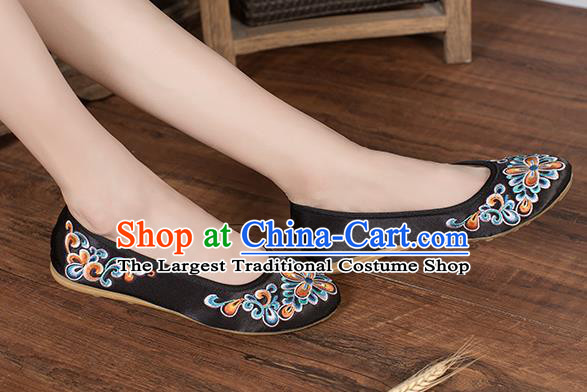 Chinese Traditional Embroidered Peach Blossom Black Shoes Opera Shoes Hanfu Shoes Satin Shoes for Women