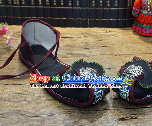 Traditional Chinese Ethnic Bride Embroidered Black Shoes Handmade Yunnan National Shoes Hanfu Shoes for Women