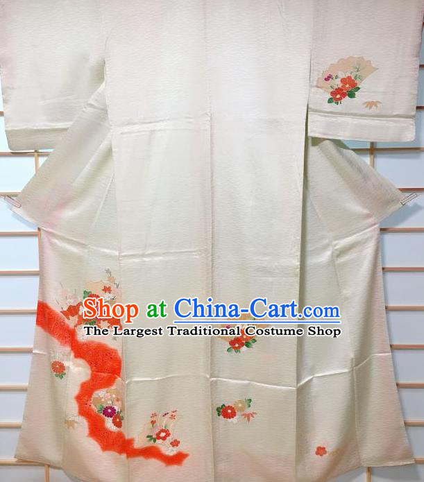 Traditional Japanese Embroidered Chrysanthemum White Furisode Kimono Japan Yukata Dress Costume for Women