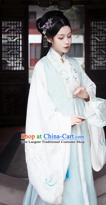 Chinese Traditional Ming Dynasty Embroidered Green Long Vest Ancient Court Princess Historical Costume for Women