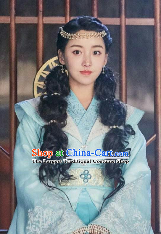 Chinese Ancient Prince Lu Renyi Hanfu Dress Historical Drama Lovely Swords Girl Costume and Headpiece for Women