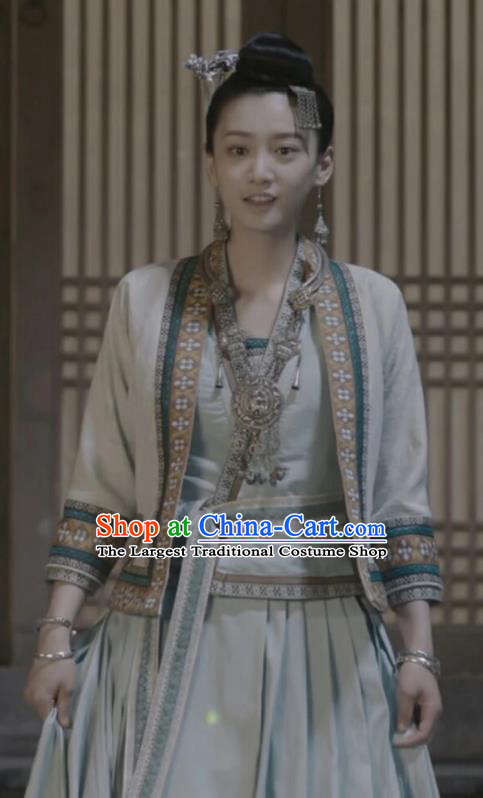 Chinese Ancient Swordsman Ming He Hanfu Dress Historical Drama Listening Snow Tower Costume and Headpiece for Women