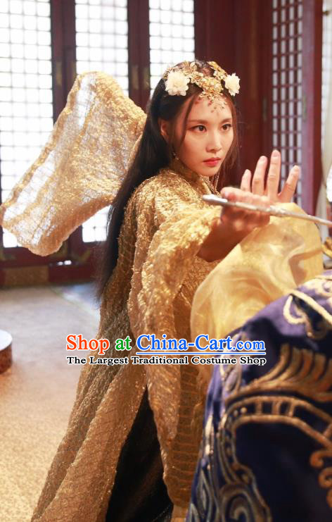 Chinese Ancient Swordswoman Historical Costumes Drama Cover the Sky Qin Di Golden Hanfu Dress and Hair Accessories