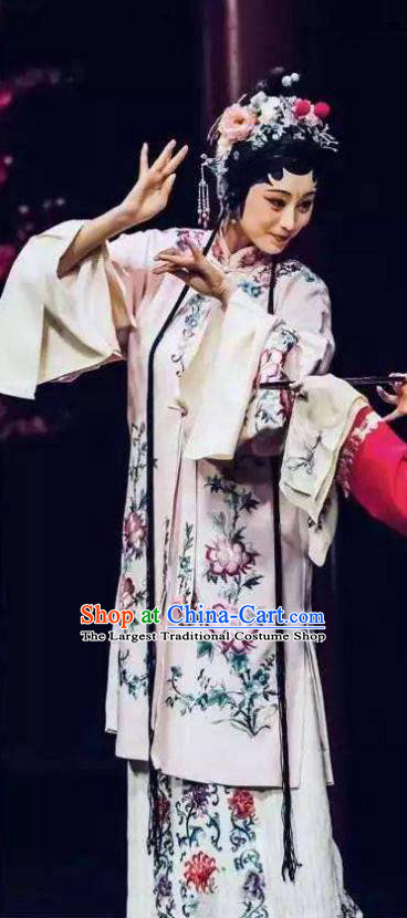 Chinese Kun Opera Hua Tan Dress Costumes and Headdress On A Wall and Horse Kunqu Opera Noble Lady Li Qianjun Garment Apparels