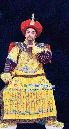 Cang Sheng Zai Shang Chinese Sichuan Opera Emperor Kangxi Apparels Costumes and Headpieces Peking Opera Highlights Laosheng Garment Lord Clothing