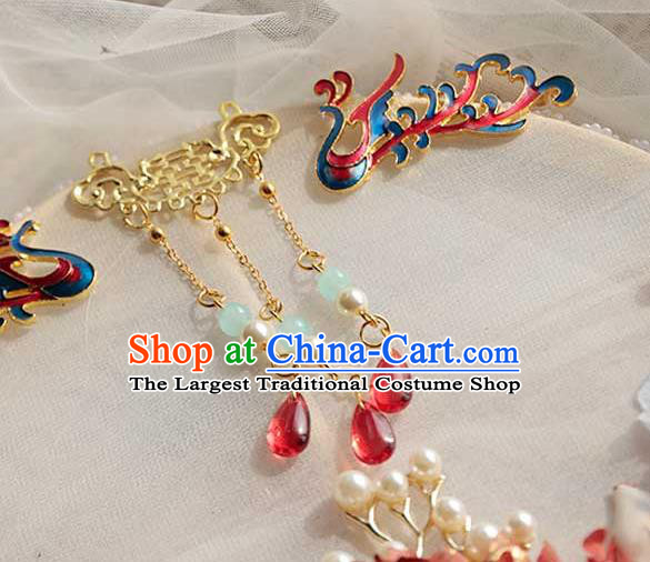 China Classical Dance Shell Plum Circular Fan Handmade Wedding Palace Fan Traditional Bride Red Hydrangea Silk Fan