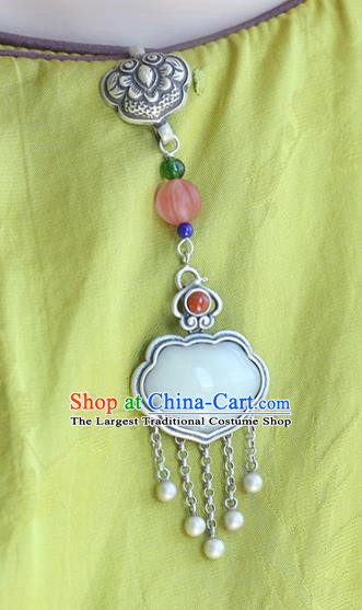 Chinese Classical Jade Lock Brooch Handmade National Tassel Breastpin Pendant Cheongsam Silver Jewelry Accessories