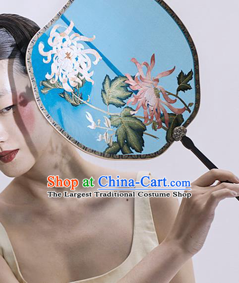 China Wedding Embroidered Chrysanthemum Palace Fan Handmade Fans Traditional Hanfu Blue Silk Fan