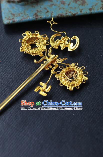 China Ancient Noble Lady Pearl Hairpin Handmade Traditional Ming Dynasty Golden Bat Hair Stick