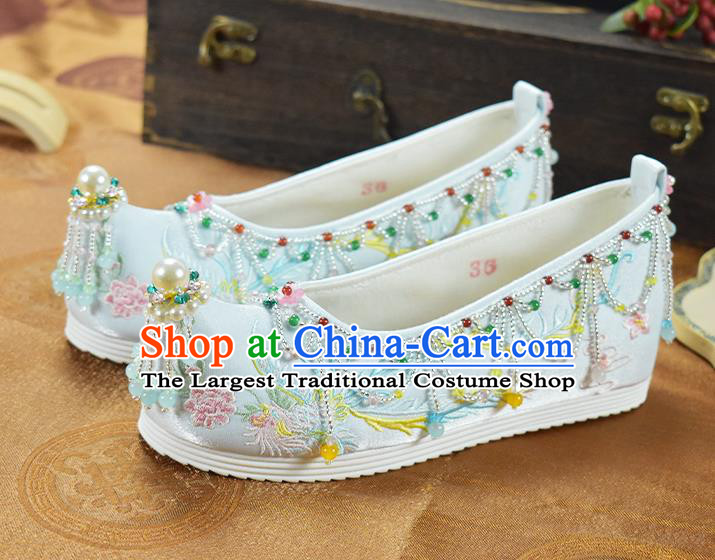 China Traditional Hanfu Shoes Wedding Shoes Women Shoes National Embroidered Light Blue Cloth Shoes