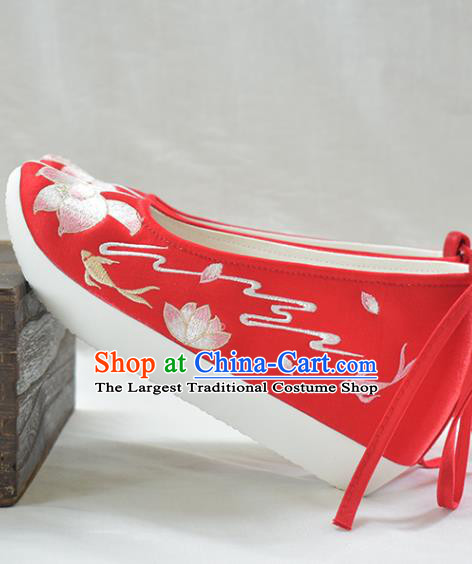 China Traditional Wedding Red Satin Shoes Embroidered Lotus Shoes National Women Shoes